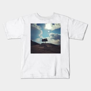 The tree in the clouds - Meteora Kids T-Shirt